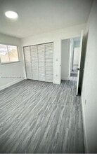 2324 SW 57th Ct in Miami, FL - Building Photo - Building Photo