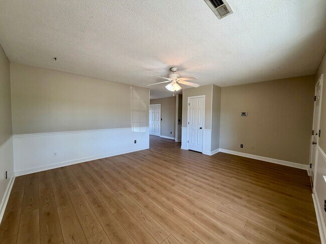 3275 Daly St in Dalzell, SC - Building Photo - Building Photo