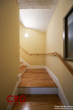 22 Grand View Ave, Unit 2 in Somerville, MA - Foto de edificio - Building Photo