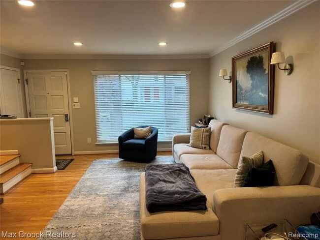 383 W Brown St in Birmingham, MI - Building Photo - Building Photo