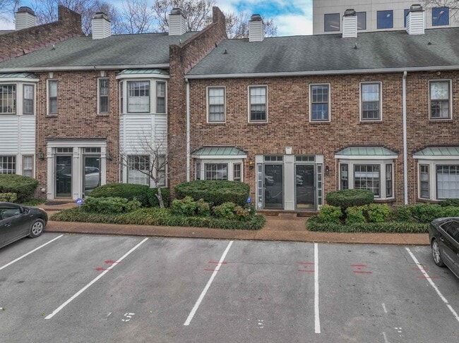 property at 116 Fairmont Pl