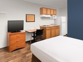 Furnished Studio-Las Cruces in Las Cruces, NM - Foto de edificio - Building Photo