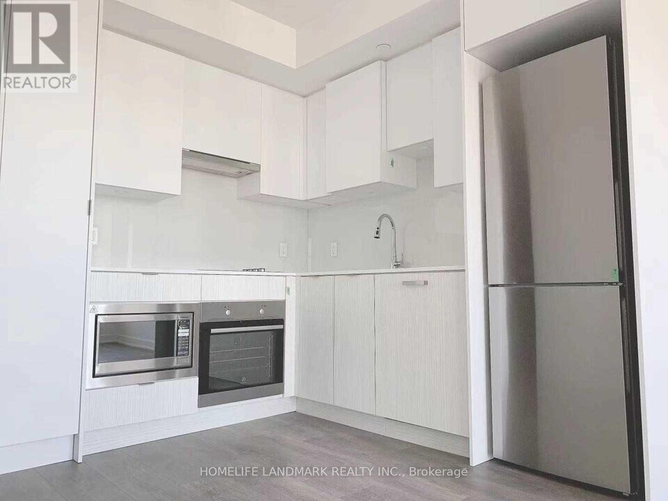 99-2399 Broadway Ave in Toronto, ON - Building Photo