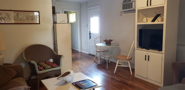 2318 W Olmos Dr in San Antonio, TX - Building Photo - Building Photo