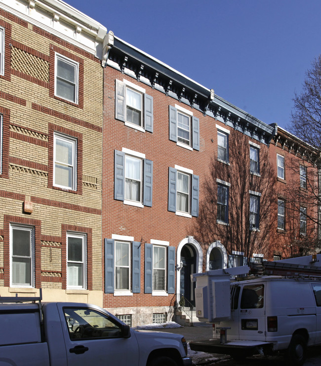 2039 Green St in Philadelphia, PA - Foto de edificio - Building Photo