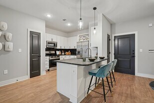 Linz Charlotte in Charlotte, NC - Building Photo