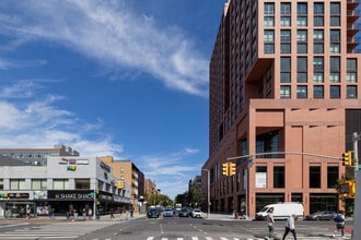 Ray Harlem in New York, NY - Building Photo - Building Photo