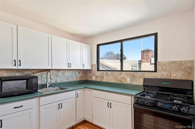 106 Thurton Pl in Yonkers, NY - Building Photo - Building Photo