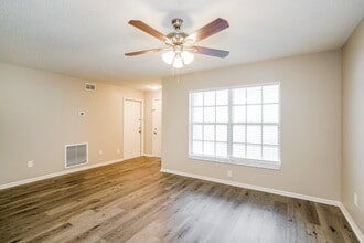 1424 Dew Bloom Rd in Valrico, FL - Building Photo - Building Photo