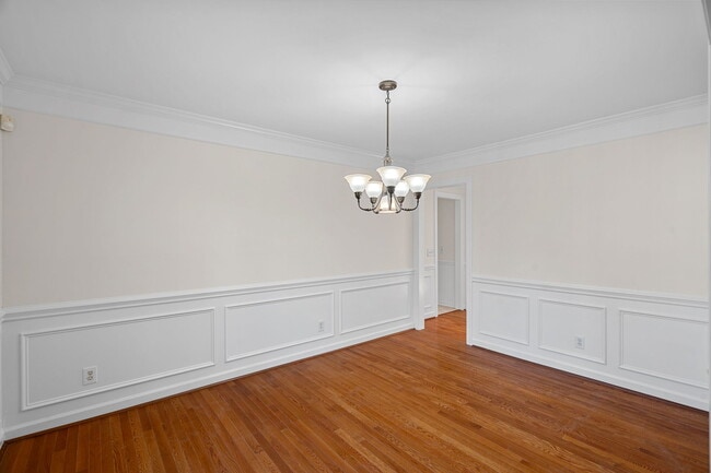 property at 7117 Kinsmore Ln