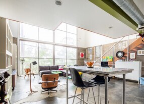 2448 Riverside Dr in Los Angeles, CA - Building Photo