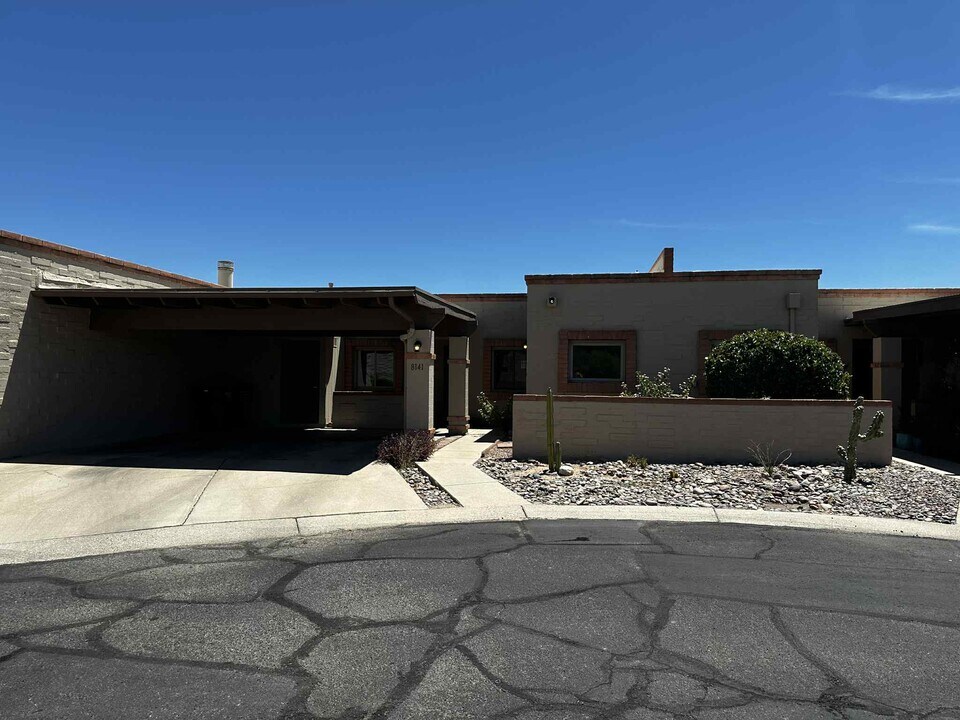 8141 E Daniella Cir in Tucson, AZ - Building Photo