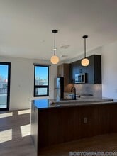 199 Gardner St in Boston, MA - Foto de edificio - Building Photo
