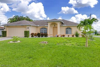 1001 NE 6th Ave in Cape Coral, FL - Building Photo - Building Photo