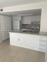 6825 SW 45th Ln in Miami, FL - Building Photo - Building Photo