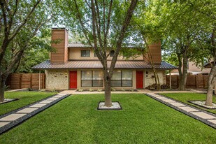 1463 Redbud Trl, Unit C in West Lake Hills, TX - Building Photo
