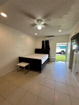11050 NW 28th St in Sunrise, FL - Building Photo