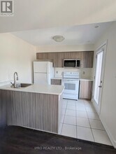 231-2355 SHEPPARD Ave in Toronto, ON - Building Photo - Building Photo