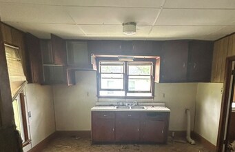 1009 Ernest St in Sauget, IL - Building Photo - Building Photo