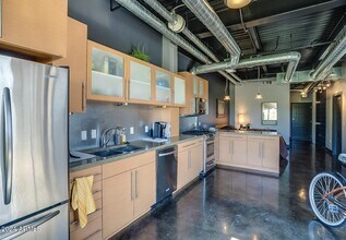 4020 N Scottsdale Rd in Scottsdale, AZ - Building Photo - Building Photo