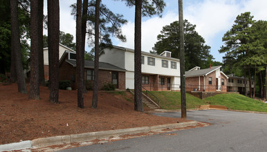 Kentwood Apartments in Raleigh, NC - Building Photo - Building Photo