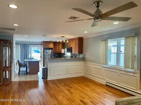 77 Castle Harbor Dr in Toms River, NJ - Building Photo