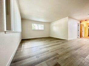 417 Orange St in Chico, CA - Building Photo - Interior Photo