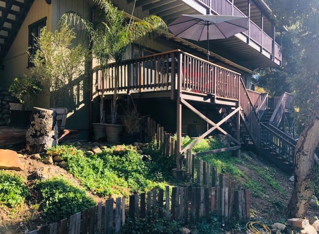 754 Old Topanga Canyon Rd, Unit studio in Topanga, CA - Building Photo - Building Photo