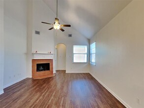 9245 Clearwood Landing Blvd in Houston, TX - Building Photo - Building Photo