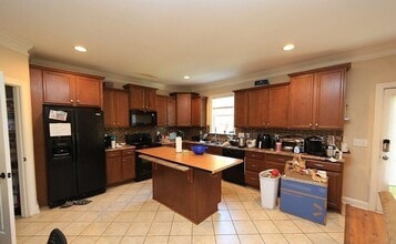 702 N Columbia St in Chapel Hill, NC - Building Photo - Building Photo