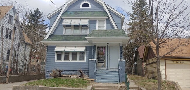 property at 616 W Chambers St