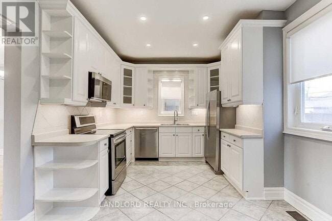 34 Jesmond Ave in Toronto, ON - Building Photo - Building Photo