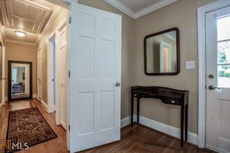 656 Timm Valley Rd NE in Atlanta, GA - Foto de edificio - Building Photo