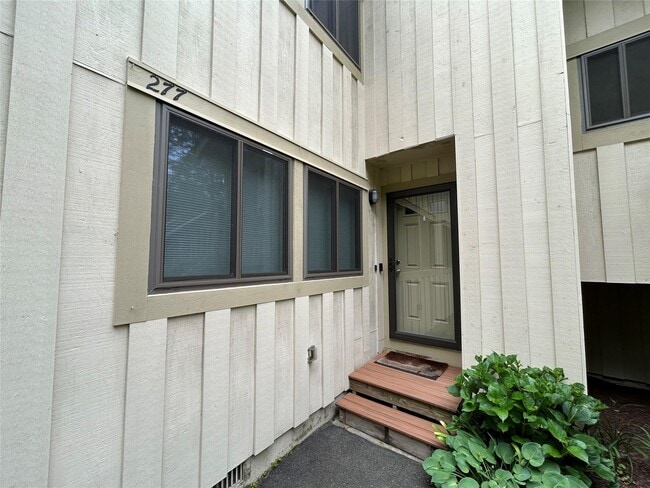 property at 277 Maplewood Dr