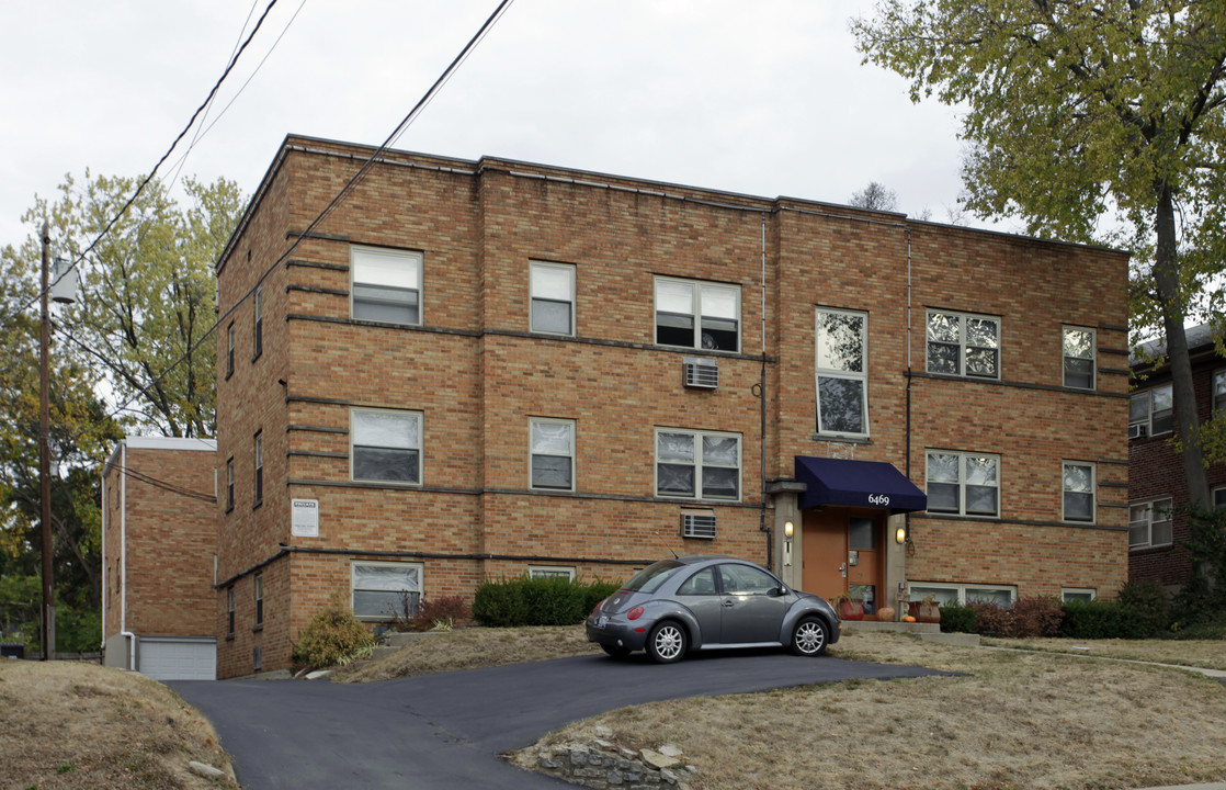 Montgomery Road Garden Window Apartments in Cincinnati, OH - Building Photo