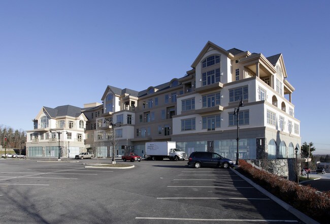 2000 Chapel View Blvd in Cranston, RI - Building Photo - Building Photo