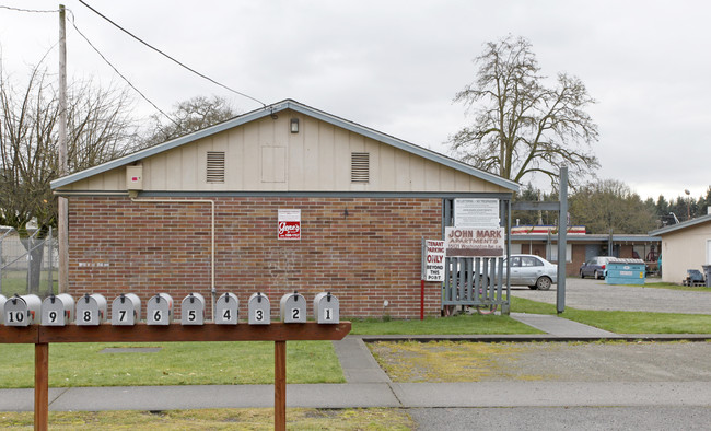 15121 Washington Ave SW in Lakewood, WA - Foto de edificio - Building Photo