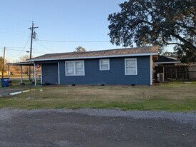 12843-12849 Hamshire Rd in Hamshire, TX - Building Photo
