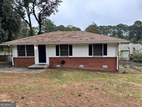 595 Lyle Dr SE in Marietta, GA - Building Photo - Building Photo