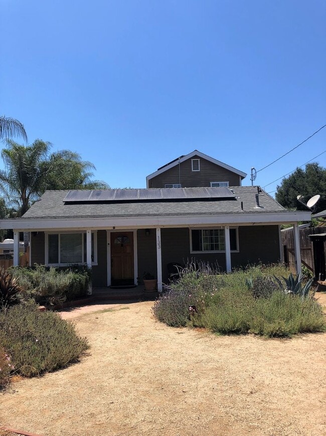 133 Prospect St in Oak View, CA - Building Photo - Building Photo