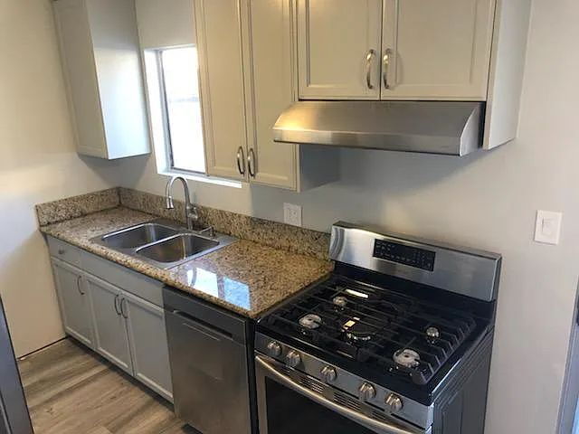 property at 715 N Hollywood Way