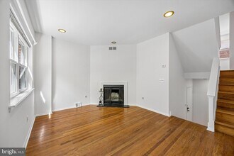 517 S Randolph Ct in Philadelphia, PA - Foto de edificio - Building Photo