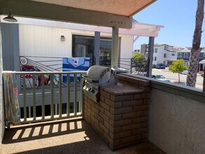 814 W Balboa Blvd in Newport Beach, CA - Building Photo - Building Photo