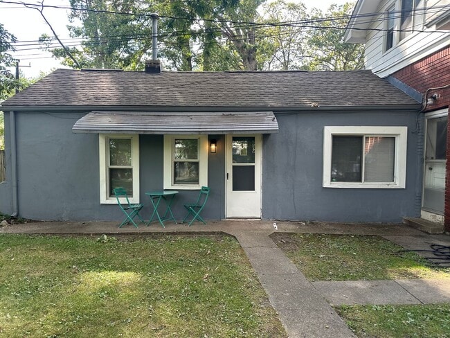 property at 822 Hawthorn Ave