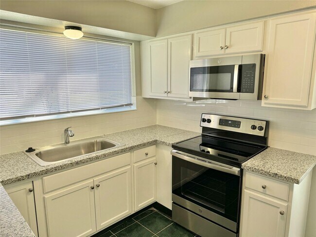 9911 Landry Blvd in Houston, TX - Building Photo - Building Photo