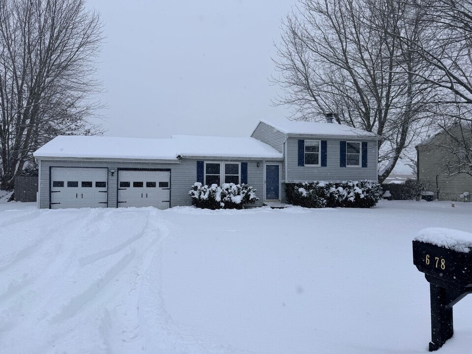 6178 Wynmoor Dr in Cicero, NY - Building Photo