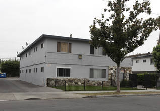 1114 N Mayfair Ave in Anaheim, CA - Building Photo - Building Photo