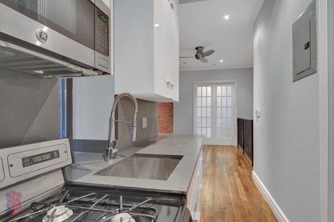 60 Avenue B in New York, NY - Building Photo - Building Photo