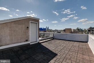 220 W George St in Philadelphia, PA - Building Photo - Building Photo