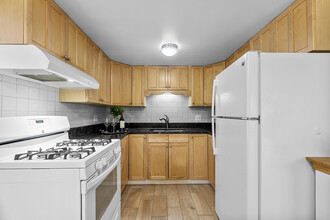 6216 W Irving Park Rd in Chicago, IL - Building Photo - Building Photo